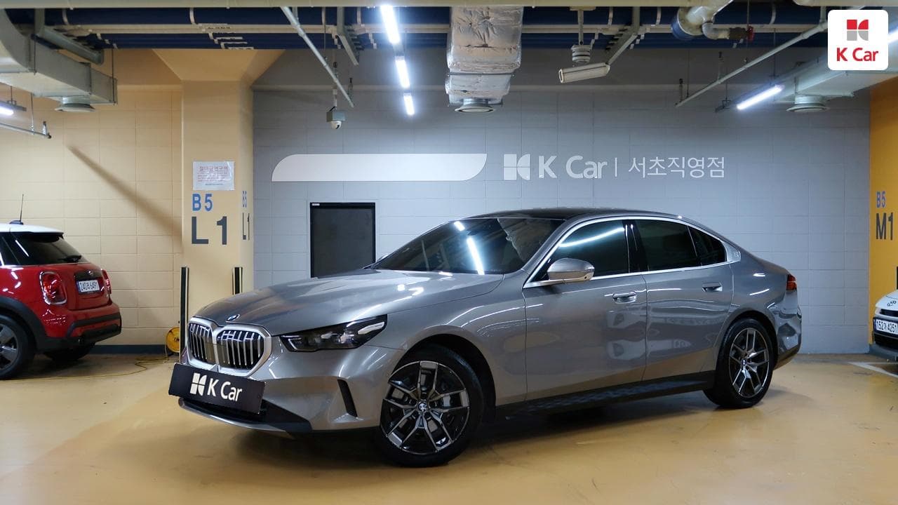 BMW 5-Series (G60), 2025
