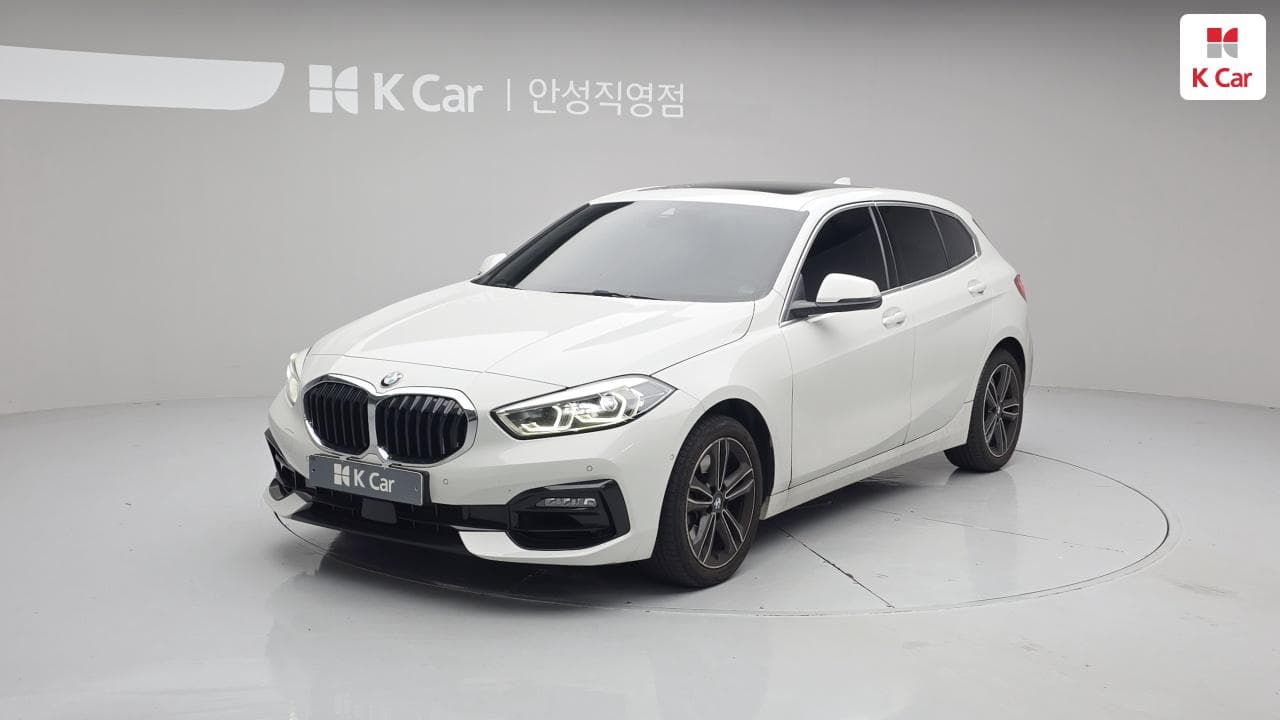 BMW 1-Series (F40), 2022