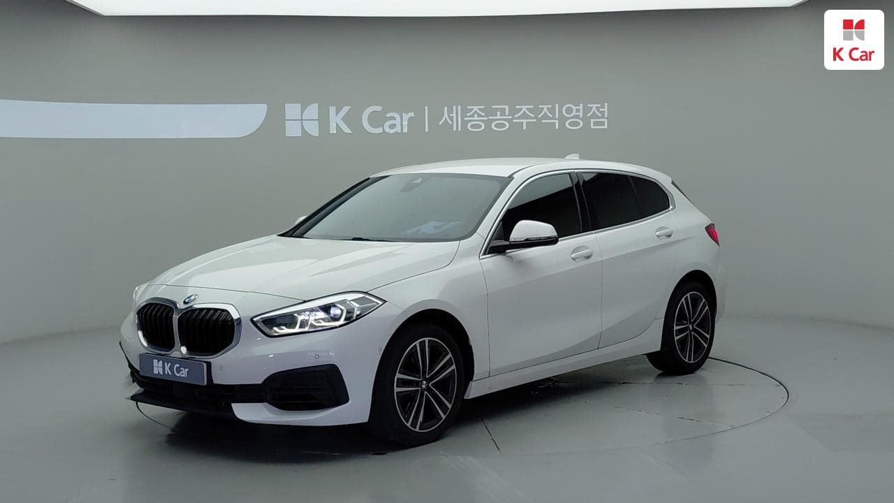BMW 1-Series (F40), 2022